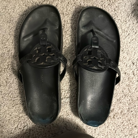 Tory Burch Shoes - Tory Burch women’s miller cloud black calf leather logo size 8 sandals.